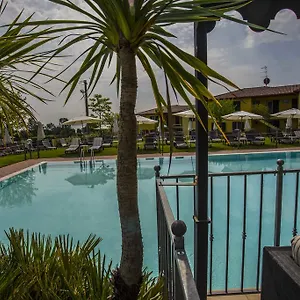 Karina Aparthotel